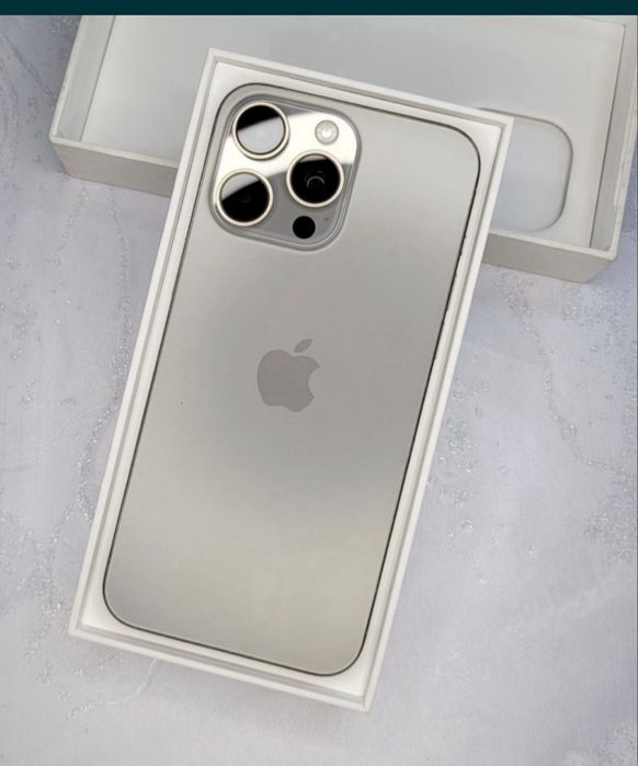 Iphone 15 pro max  natural titanium