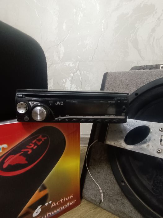 Продаётся буфер и магнитола оригинал