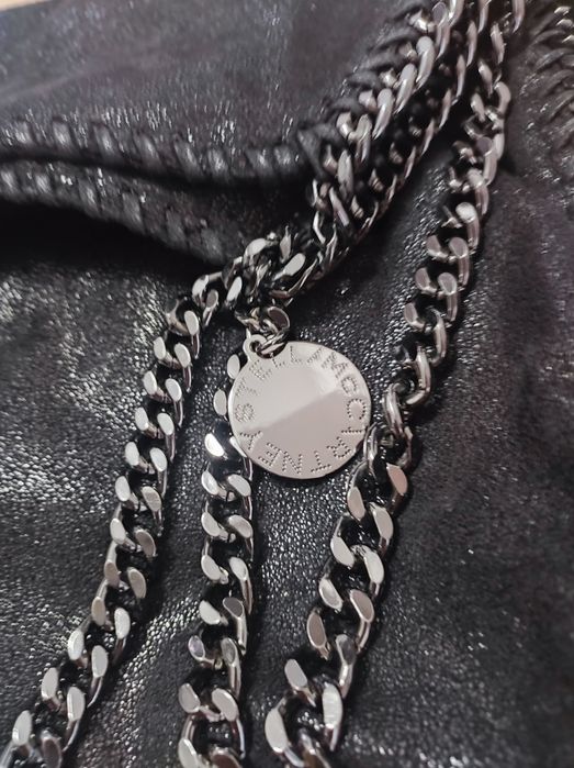 Geanta de umăr cu lanturi