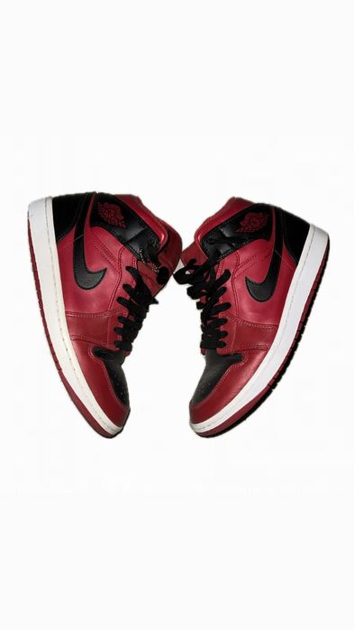 adidasi jordan 1 reverse bred