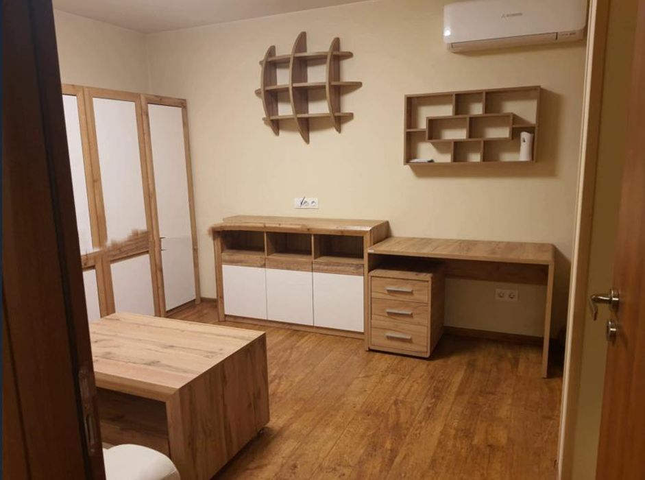 Дава се под наем Тристаен апартамент в София, Център - 86 кв.м за 1000 € - Снимка #2