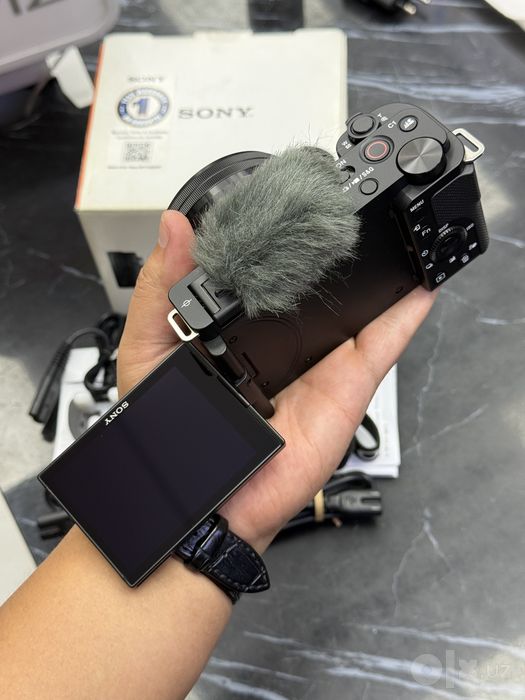 Sony ZV-E10 4K 16-50mm OSS mobilograflar uchun yengide