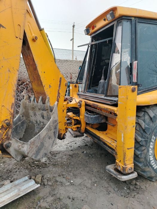 Жсб 3DX йили 2006 ишлашлари чаккон нархи 20000 минг у,е мурожат учун т