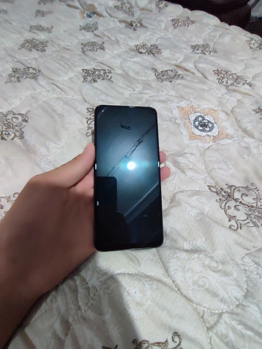 Oppo A74 в хорошем состоянии