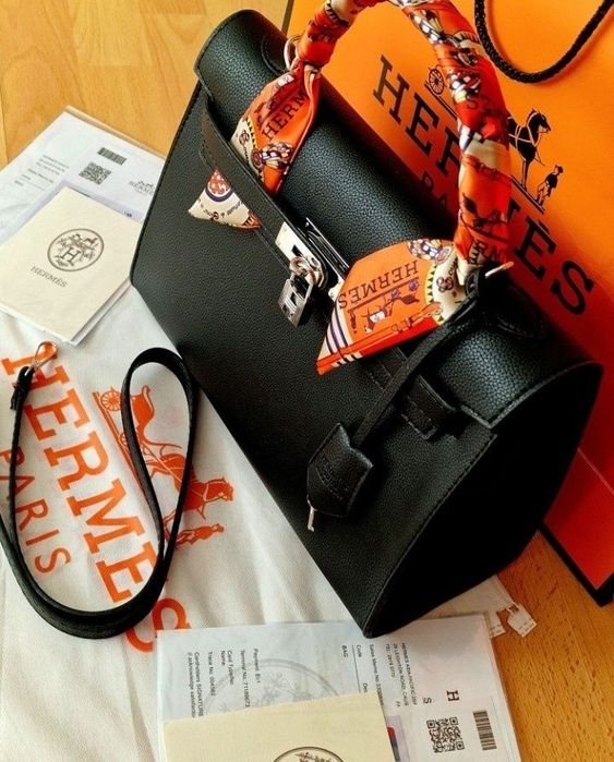 Geanta damă,dimensiune medie,model Kelly,curea detasabila umăr,saculeț