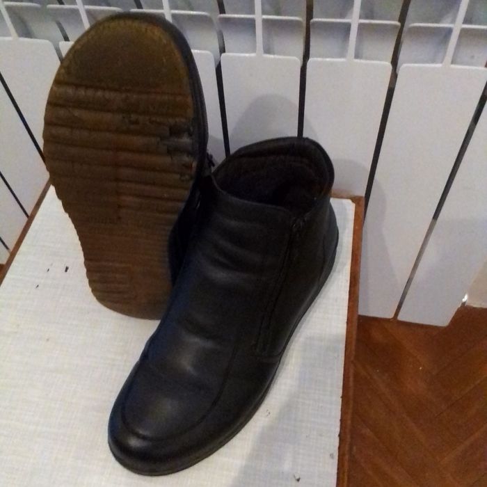 Ботинки женские чёрные.