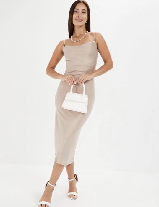 Продам новые  платья