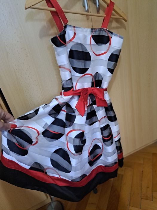 Vand Rochie pentru fetițe 10 ani, preț 150lei