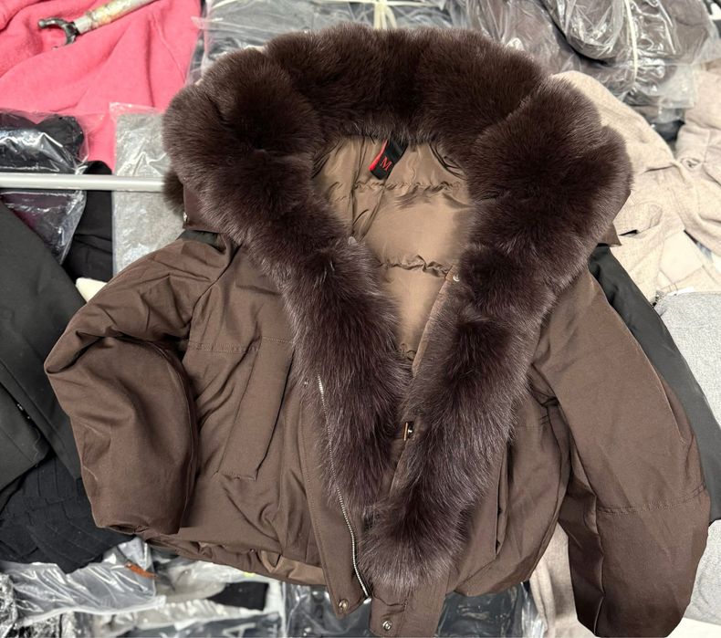 Geaca blana naturala 100% si umplutura din puf de gasca