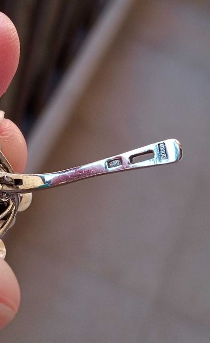 Сребърни обеци с естествен седеф и фианити (изкуствени диаманти)