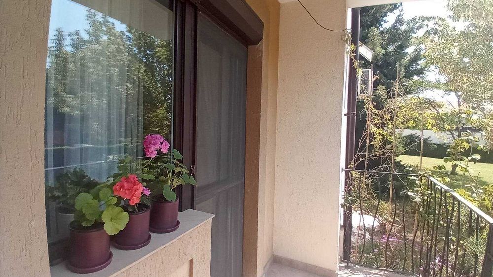 Дава се под наем Двустаен апартамент в Варна, м-т Траката - 72 кв.м за 173000 € - Снимка #1