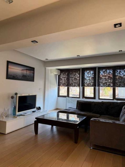 Тристаен апартамент под наем Левски