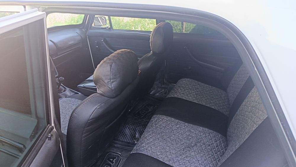 Vaz 2106 sotiladi