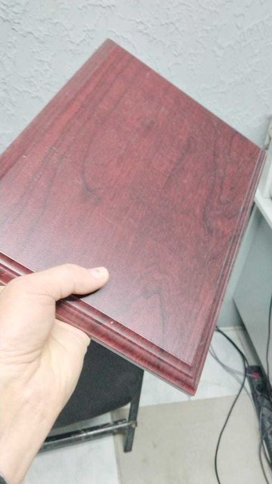 Деревянные таблички на стол