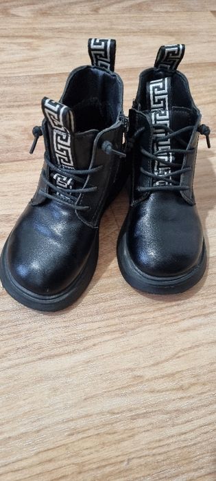 Продам ботинки осень весна