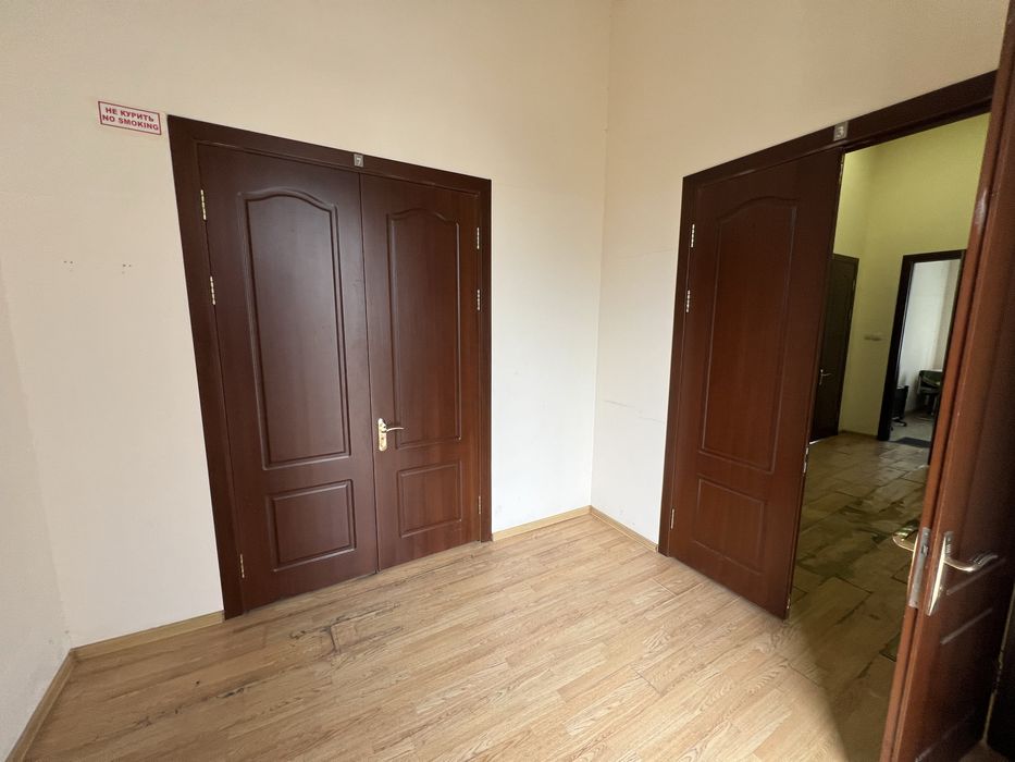 Аренда под офис 120кв м, 1 минут от Метро Миллий бог, Дружба 4 комната