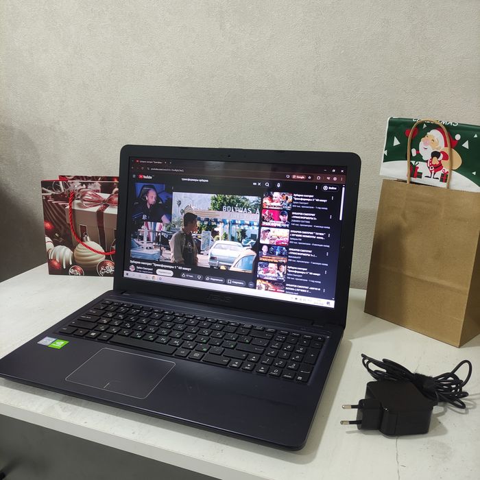 Ноутбук Asus Core-i3 игровой, SSD