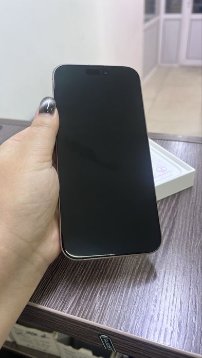 Айфон 16 про макс - 256 гб, 100% новый, е sim