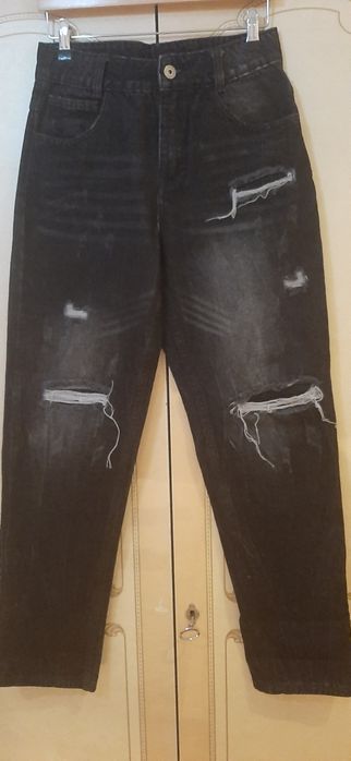 Джинсы плотные чёрного цвета