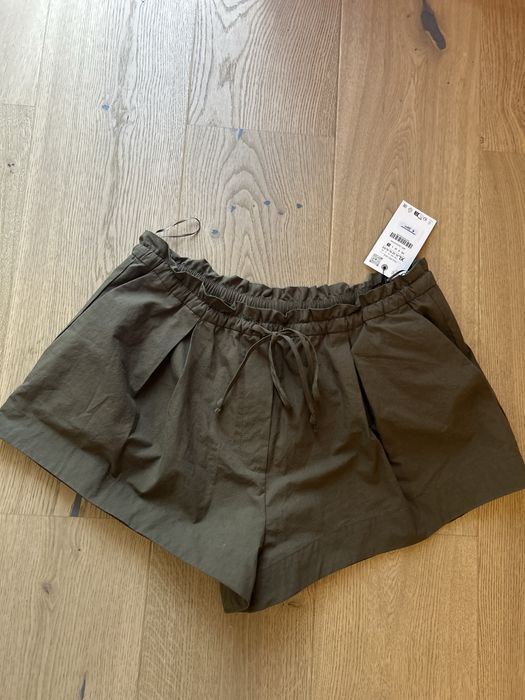 Pantaloni scurti Zara, masura XL