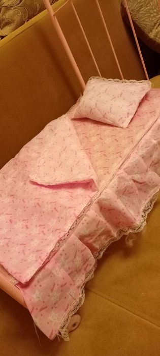 Кроватка с постельным