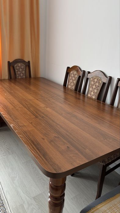 Продам стол +8 стульев для гостиной. Реальному покупателю торг!