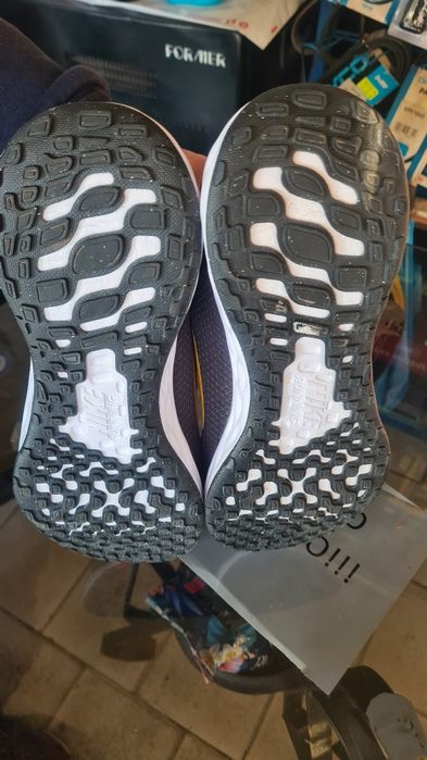 Nike маратонки  42.5