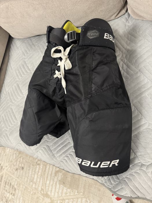 Продам хоккейные шорты