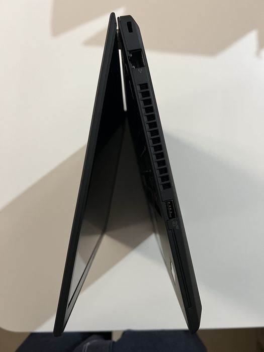 Lenovo T14 Gen2/Intel I7-1165G7 2.80GHz/RAM 32GB/SSD 512GB