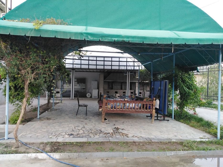 Uchaska sotiladi yaxwi mahaladan