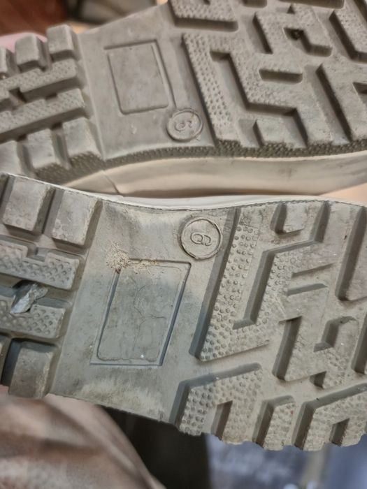 Детско яке и детски ботуши