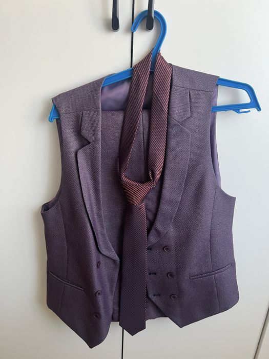 Костюм фиолетового цвета