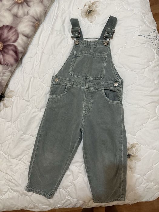 Детский джинсовый комбинезон