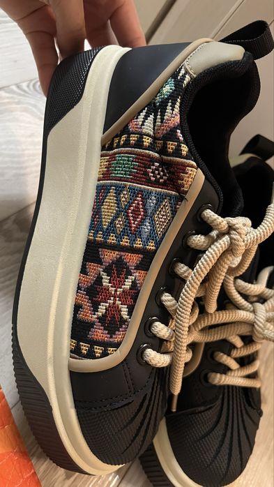 кроссовки женские