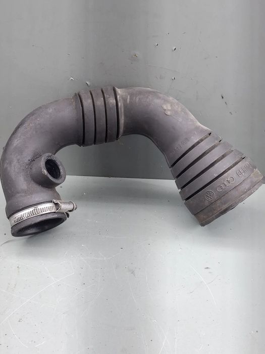 Furtun intercooler 8D0 129 615 A Audi A4 1995 1.9 TDI MT (90 hp)