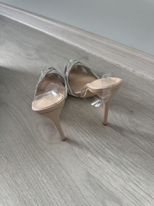 Дамски сандали на висок ток 39