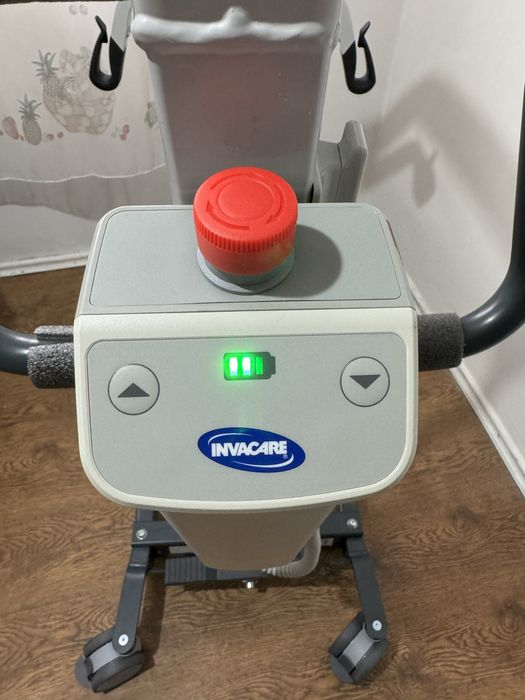 Macara/Elevator  Invacare  pt persoane cu dizabilitati 2024