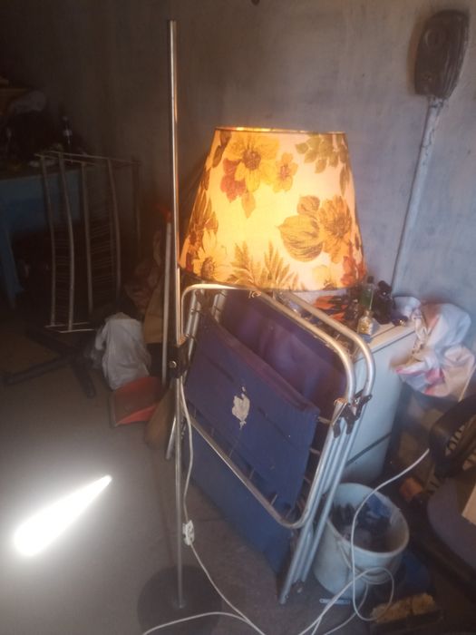 Продам торшер два