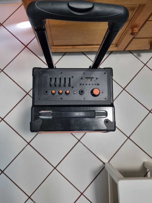 Синтезатор и усилвател за продан...