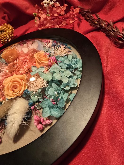 Tablou cu flori naturale uscate și conservate