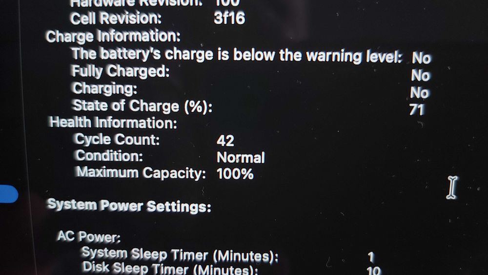 Продам или обменяю Макбук Эйр М2