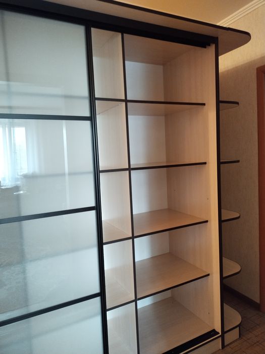 Продам шкаф-купе.