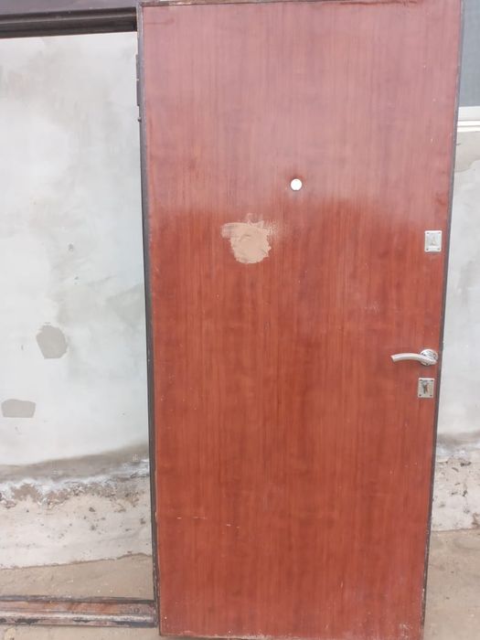 Продаётся железный дверь