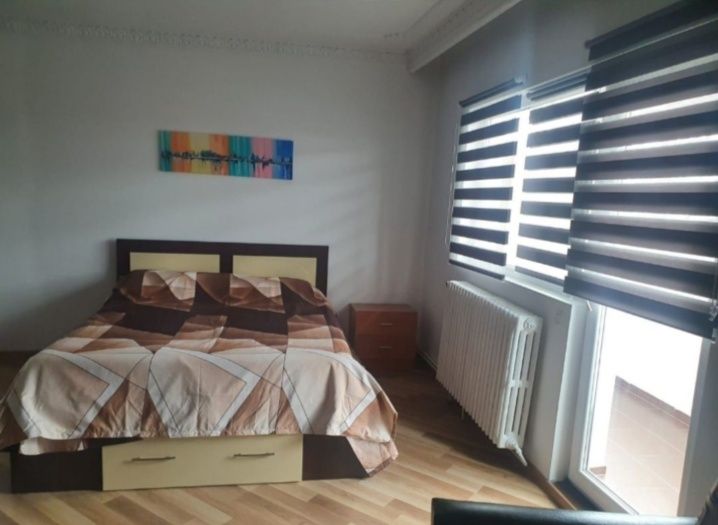 Ofer spre închiriere apartament 2 camere in zona centrală