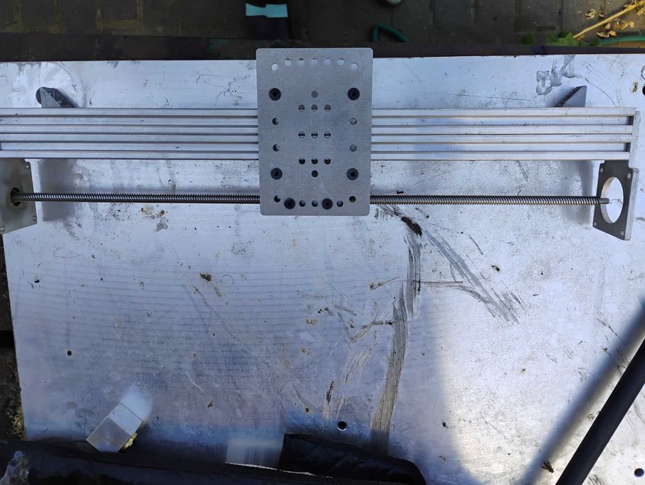 Axa pentru constructie CNC