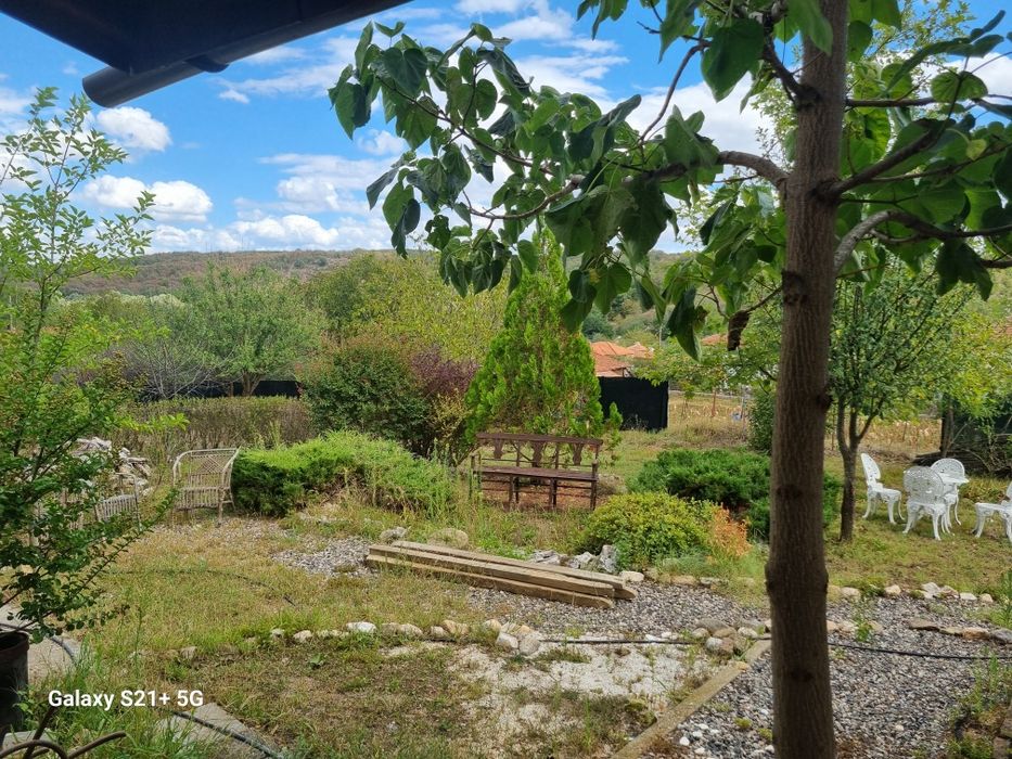 Дава се под наем Къща в с. Лешниково, Област Хасково - 140 кв.м за 550 € - Снимка #2