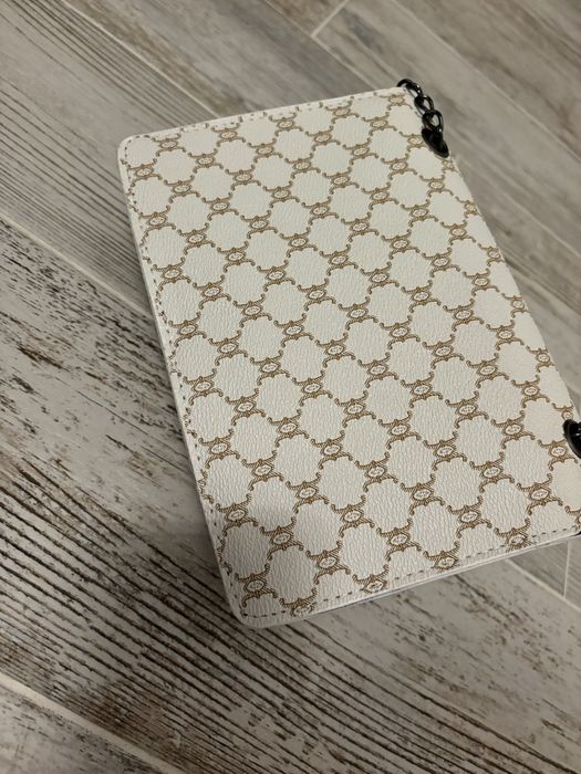 Чантичка чанта бежова кафява бяла