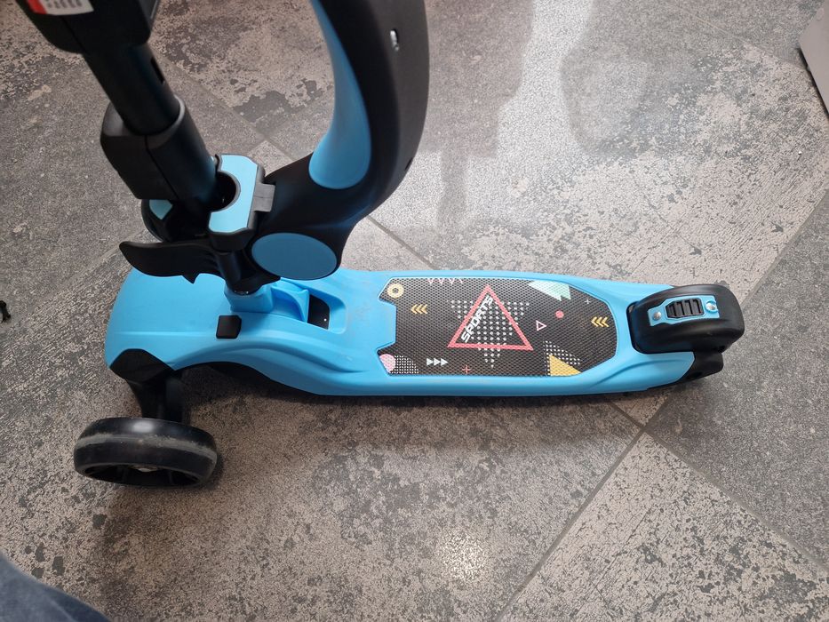 Vând tricicleta / trotineta copii