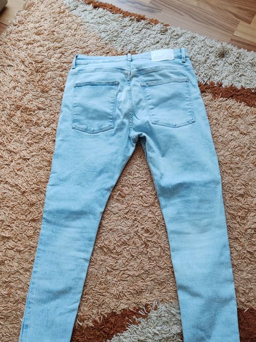 Jeans Bershka nr 34 lung 34