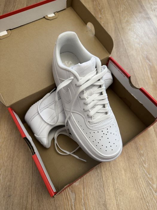 Nike кроссовки новые